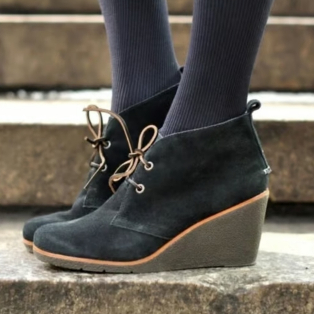 Sperry blue suede wedge heel boots